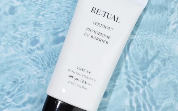 Review chất lượng và tính năng kem chống nắng UV Barrier Tone Up