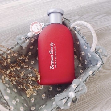Review Sữa tắm Bettina Barty Red Line
